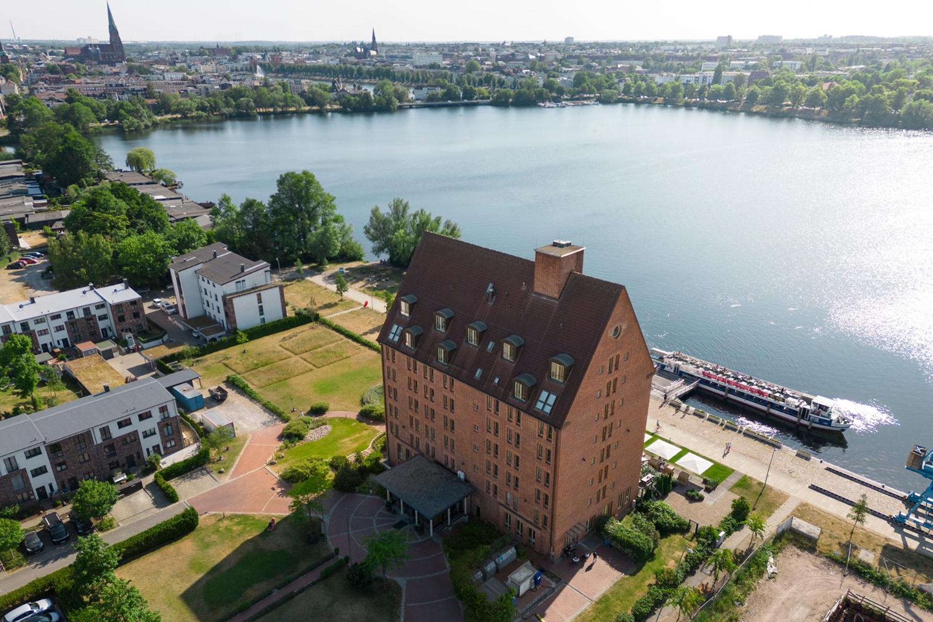 Hotel Speicher Am Ziegelsee Шверин Экстерьер фото