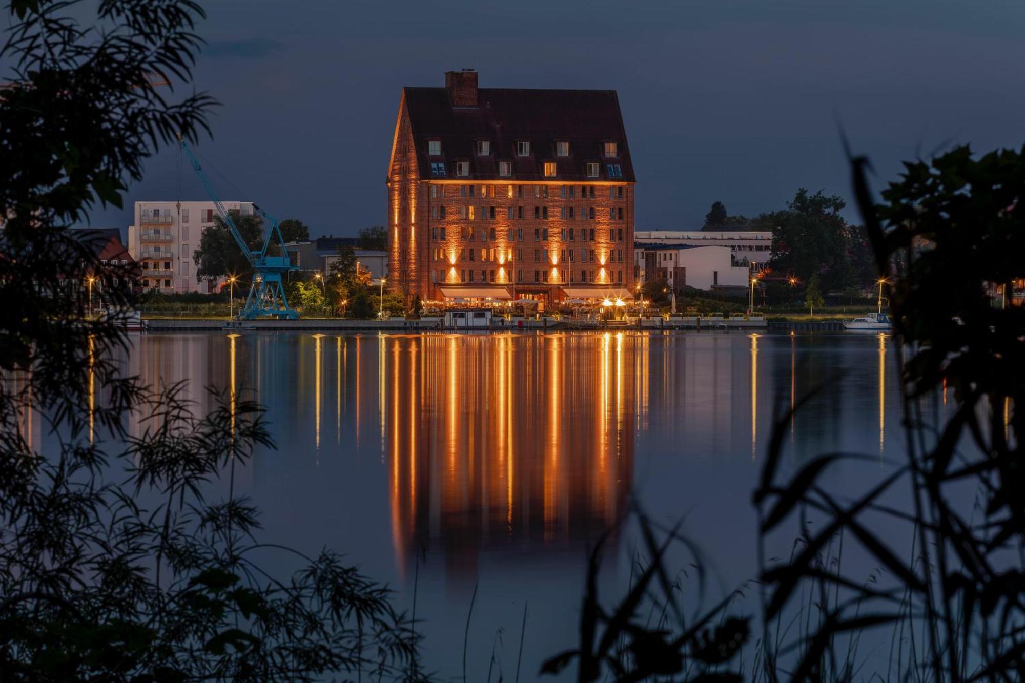 Hotel Speicher Am Ziegelsee Шверин Экстерьер фото