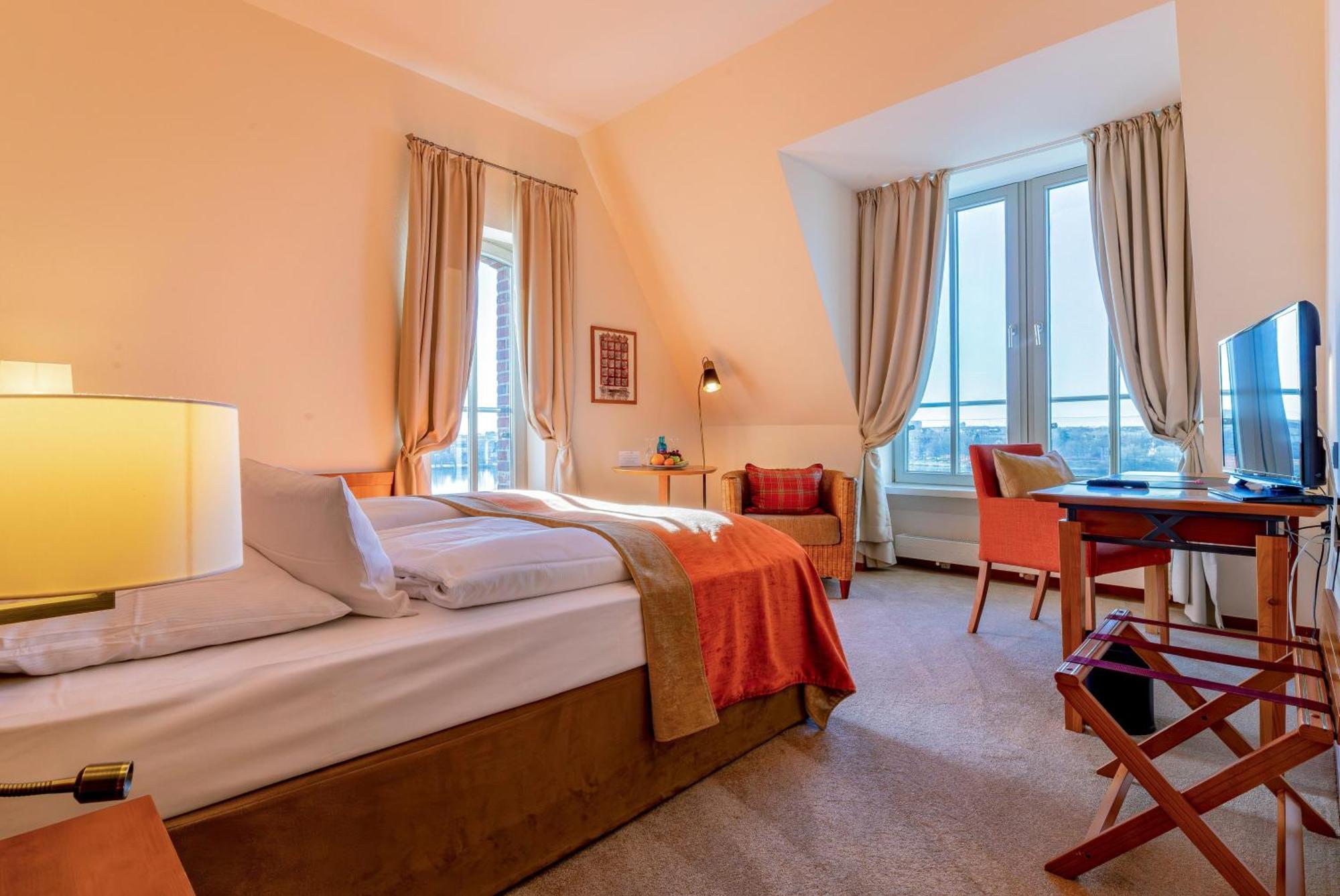 Hotel Speicher Am Ziegelsee Шверин Экстерьер фото