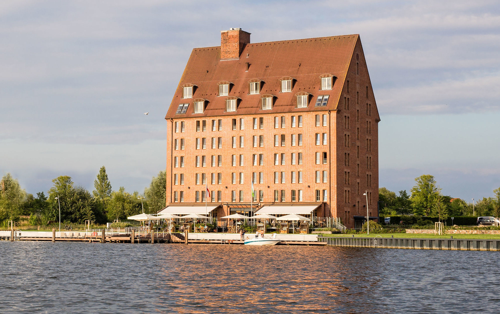 Hotel Speicher Am Ziegelsee Шверин Экстерьер фото